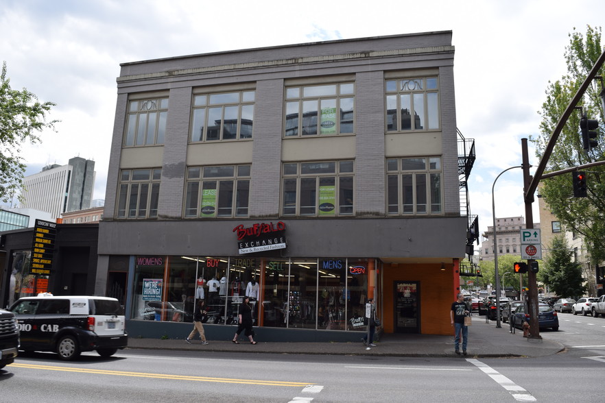 1036 W Burnside St, Portland, OR for lease - Building Photo - Image 2 of 6