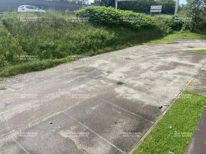 Flex in Échirolles for lease - Building Photo - Image 3 of 4