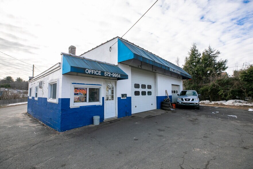 190 Russell Rd, Westfield, MA 01085