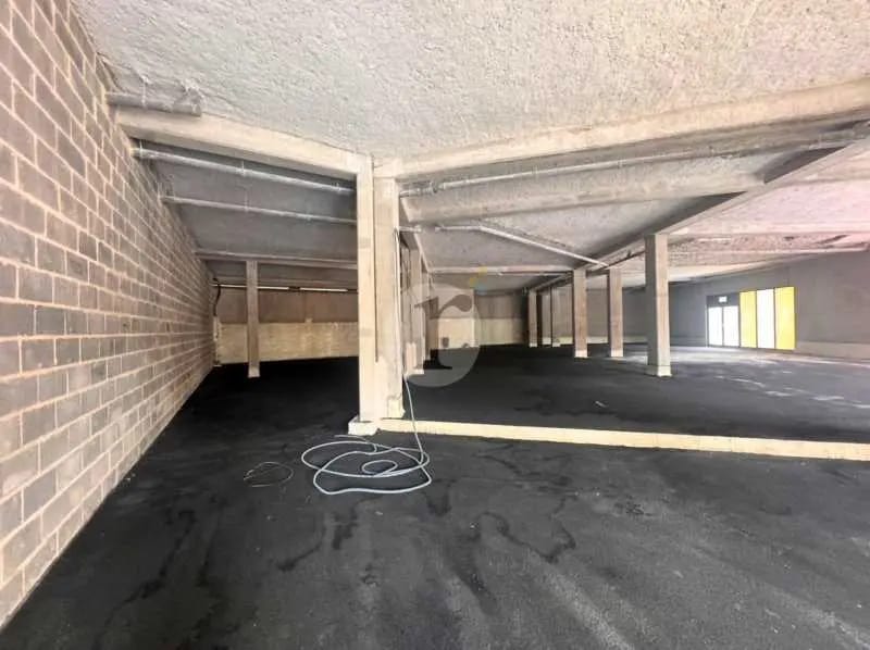 Retail in Wattrelos for lease Interior Photo- Image 1 of 6