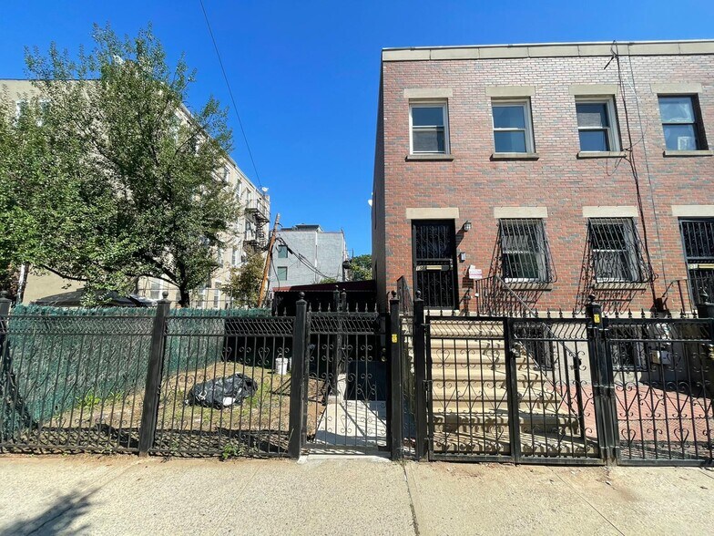 199 Tompkins Ave, Brooklyn, NY 11206
