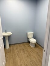 4518 N Main St, Baytown, TX for lease Interior Photo- Image 1 of 5