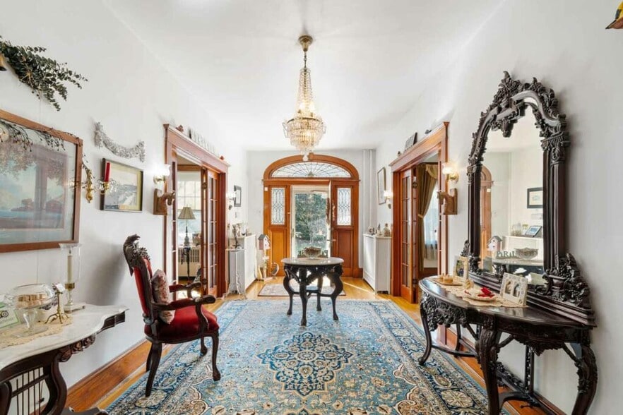 6100 Frederick Ave, Catonsville, MD for sale - Interior Photo - Image 2 of 15