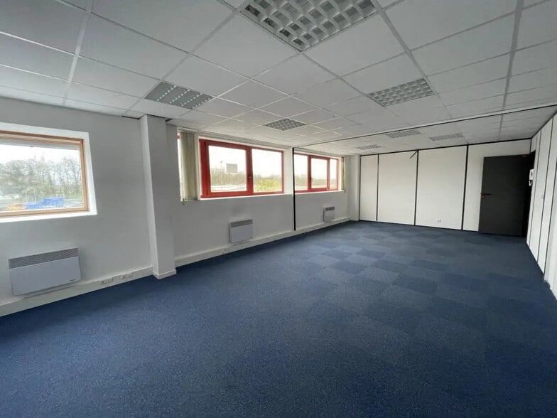 Office in Évreux for lease - Interior Photo - Image 3 of 7