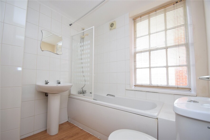 60 Newland St, Witham for sale - Interior Photo - Image 3 of 4