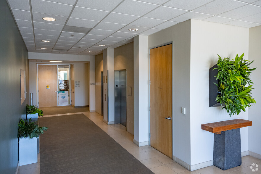 1383 N McDowell Blvd, Petaluma, CA for lease - Lobby - Image 3 of 14