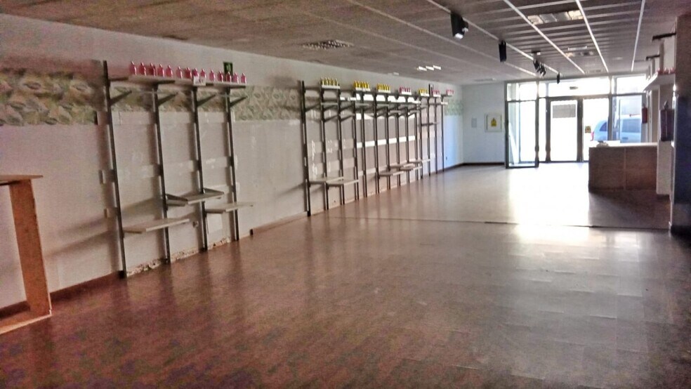 Industrial in Cáceres for lease - Building Photo - Image 2 of 6