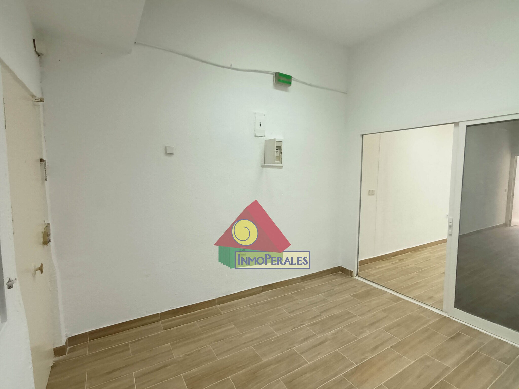 Retail in Fuenlabrada, Madrid for lease Interior Photo- Image 1 of 10