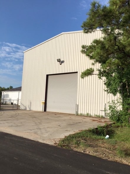 1105 Old 69 hwy, Kountze, TX for lease - Building Photo - Image 2 of 8