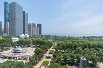 8 S Michigan Ave, Chicago, IL for lease Interior Photo- Image 2 of 7