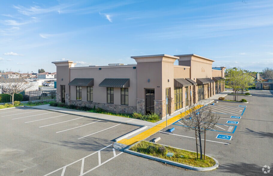 1424 E Whitmore Ave, Ceres, CA for sale - Primary Photo - Image 1 of 1