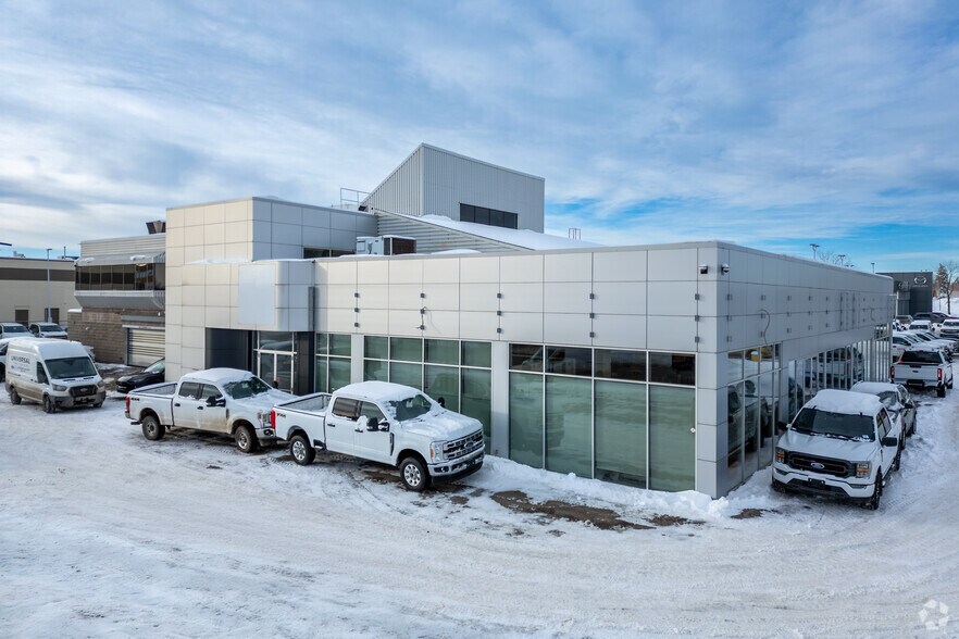 3131 32nd Ave NE, Calgary, AB for sale - Primary Photo - Image 1 of 1