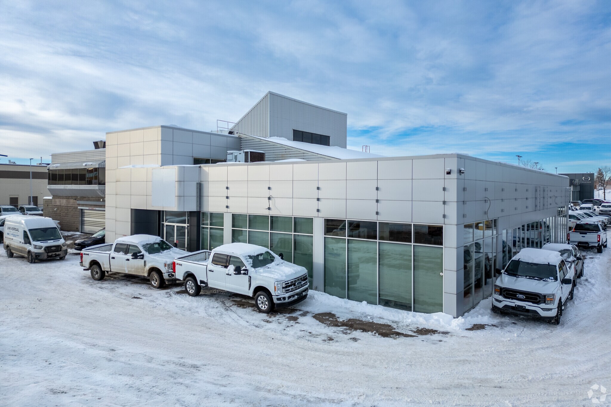 3131 32nd Ave NE, Calgary, AB for sale Primary Photo- Image 1 of 1