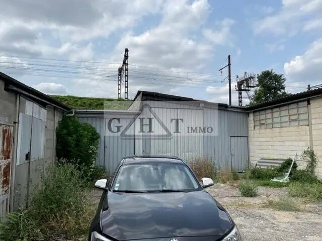 Industrial in Savigny-sur-Orge for sale Building Photo- Image 1 of 8