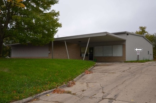 2340 E 9th St, Des Moines, IA for sale - Building Photo - Image 1 of 2