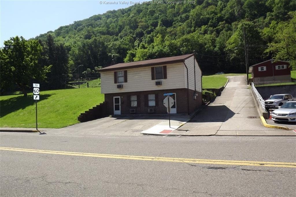 106 S Lee St, Montgomery, WV for sale Primary Photo- Image 1 of 2