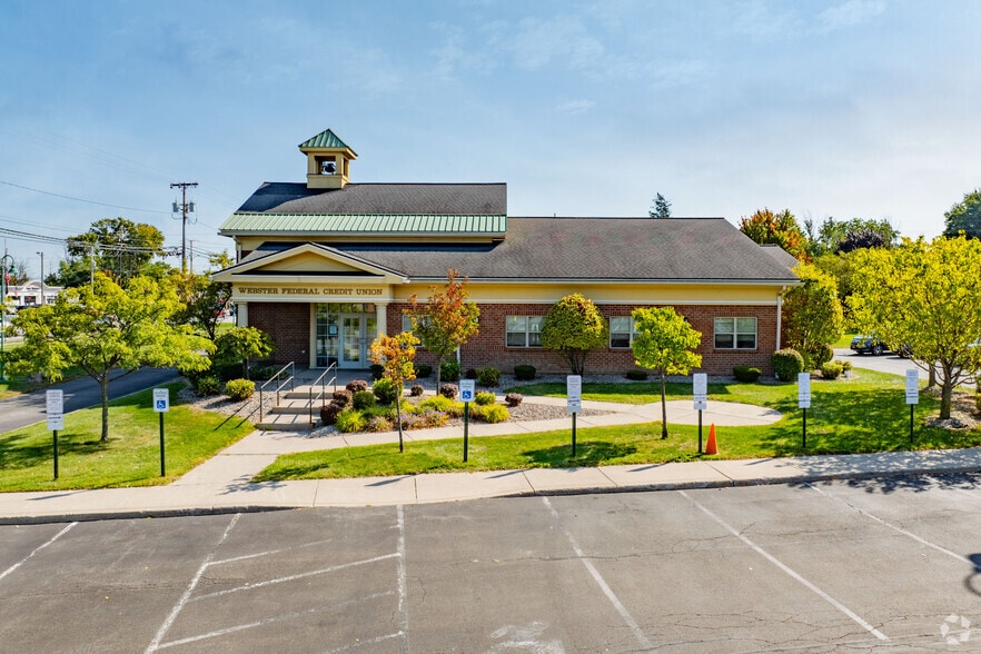 815 Ridge Rd, Webster, NY for lease - Building Photo - Image 3 of 14