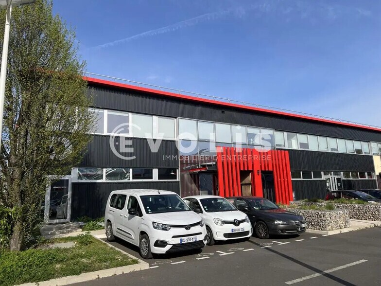 Office in Bonneuil-sur-Marne for lease - Building Photo - Image 1 of 14