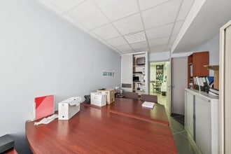 5 Rue Plumet, Paris for sale Interior Photo- Image 2 of 3