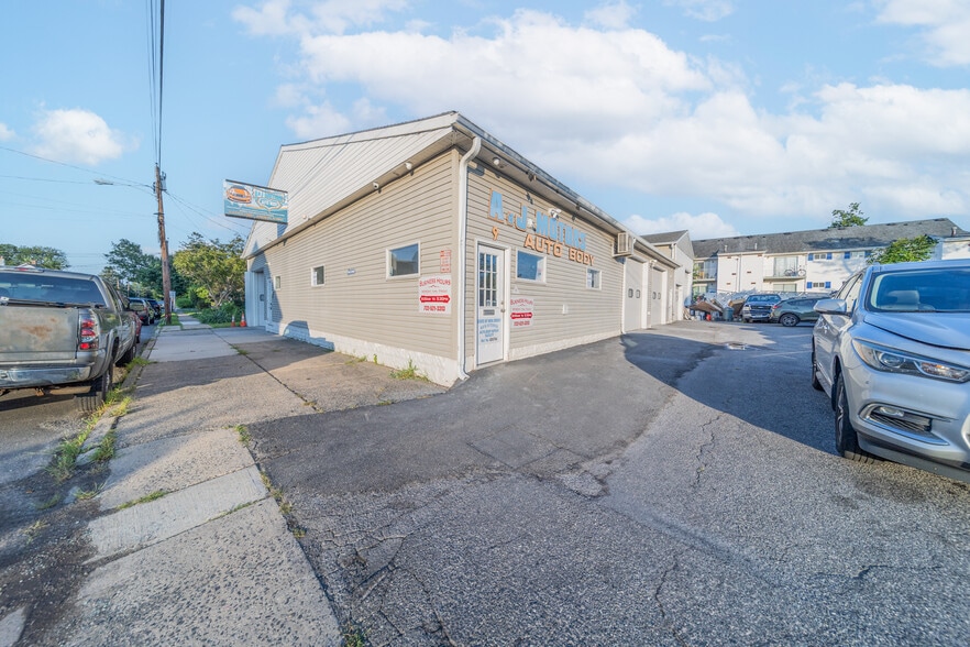 79 Hooker St, Jamesburg, NJ for sale - Building Photo - Image 3 of 10