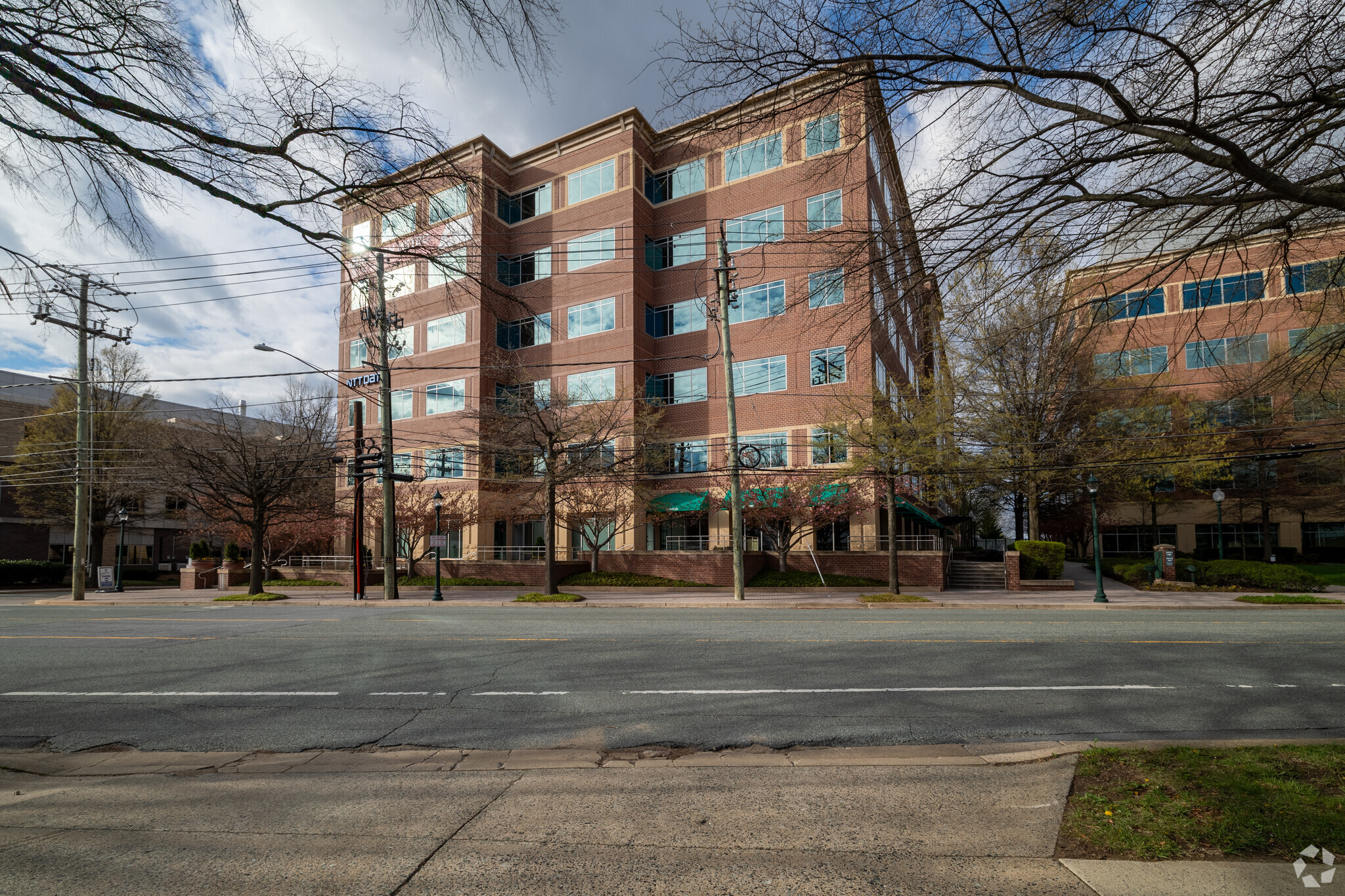 5635 Fishers Ln, Rockville, MD for lease Primary Photo- Image 1 of 19