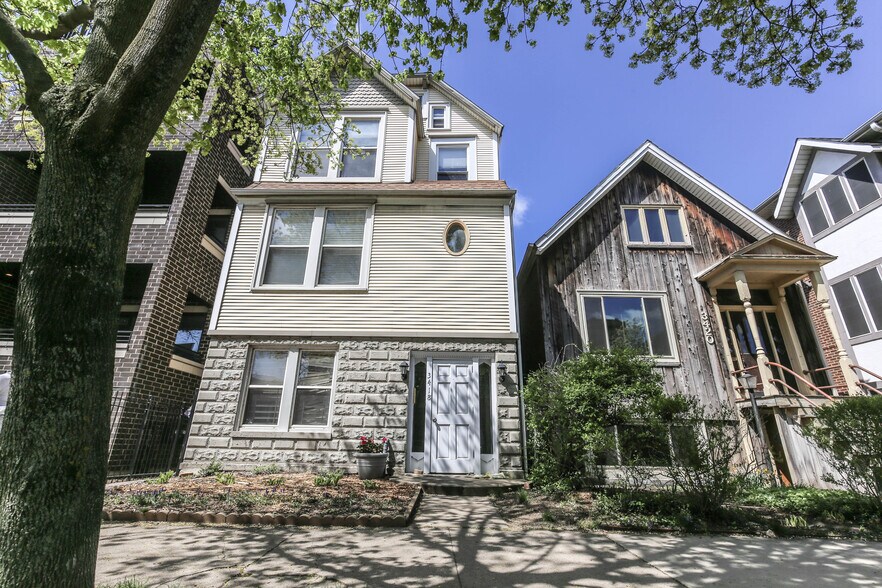 3418 N Seminary Ave, Chicago, IL 60657