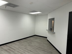 2080 E Flamingo Rd, Las Vegas, NV for lease Interior Photo- Image 2 of 11