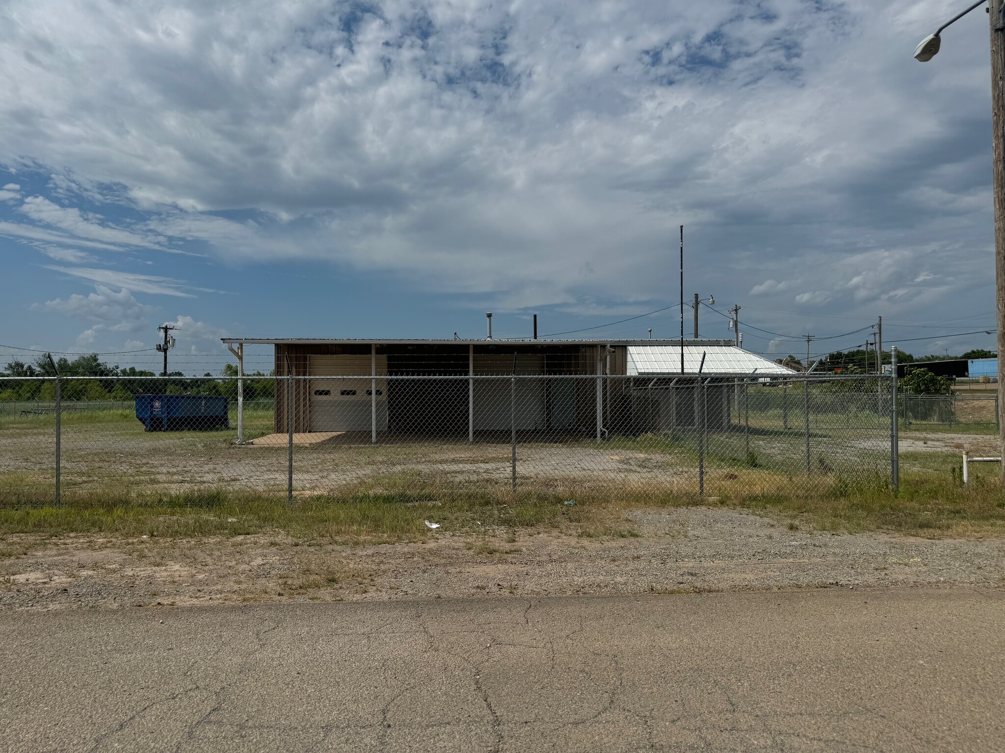 1001 N Little Ave, Cushing, OK for lease Building Photo- Image 1 of 5