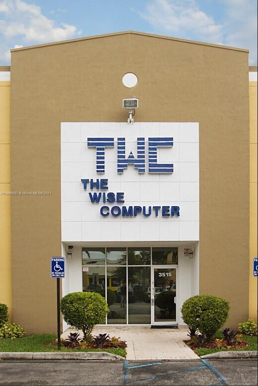 3515 NW 114th Ave, Miami, FL for lease Building Photo- Image 1 of 15