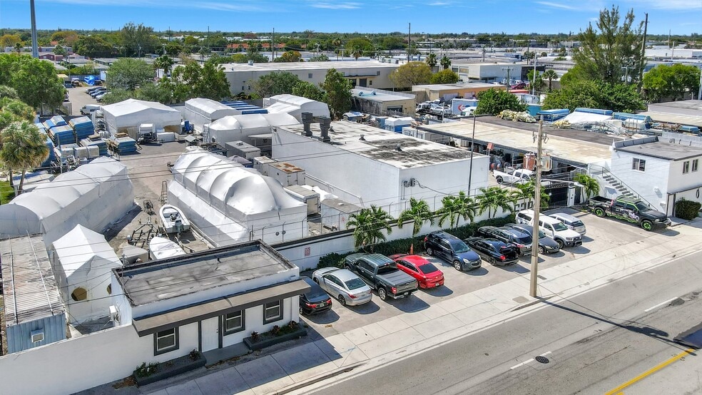 629-639 NW 7th Avenue portfolio of 2 properties for sale on LoopNet.com - Aerial - Image 3 of 5