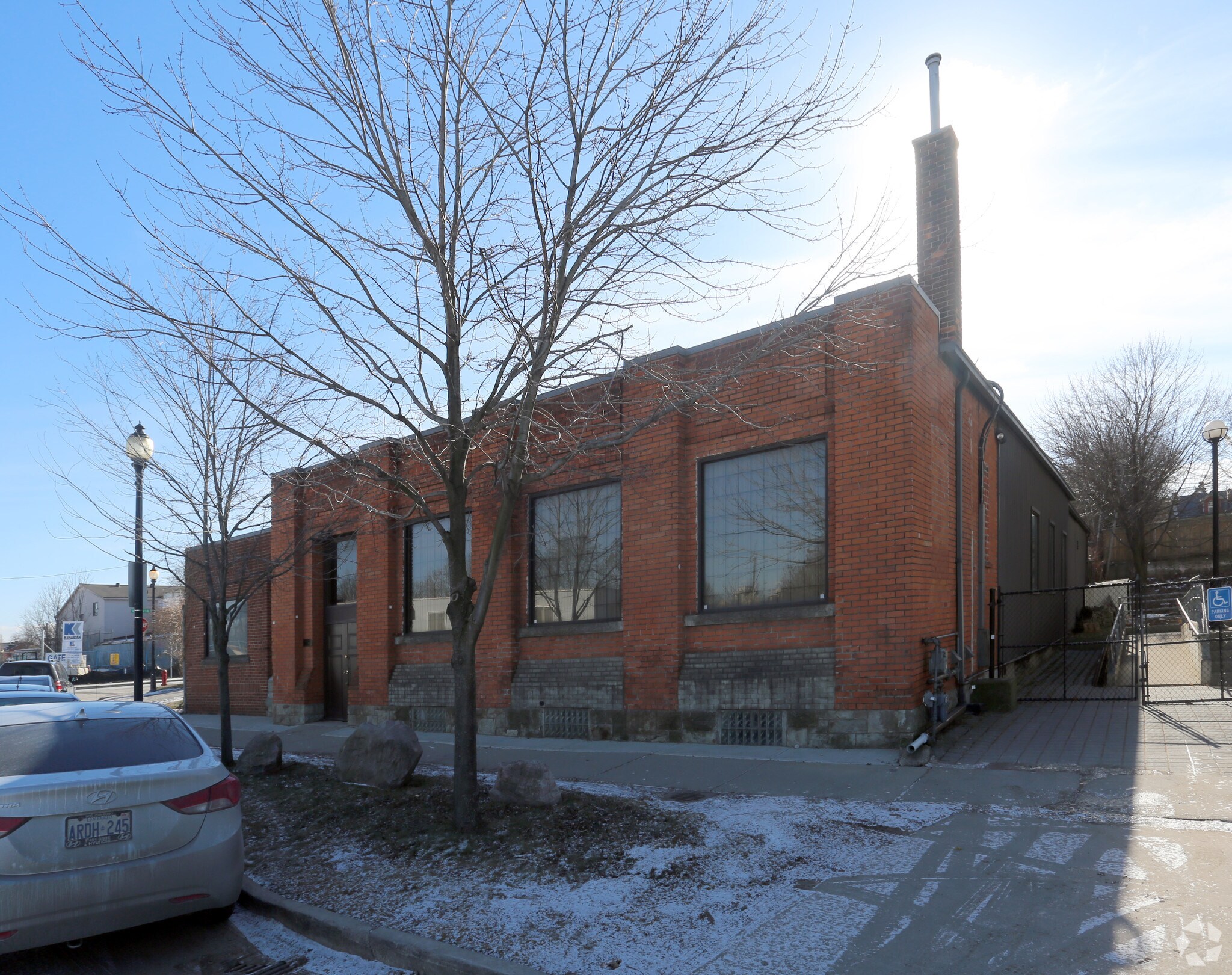 41 Stuart St, Hamilton, ON for sale Primary Photo- Image 1 of 6