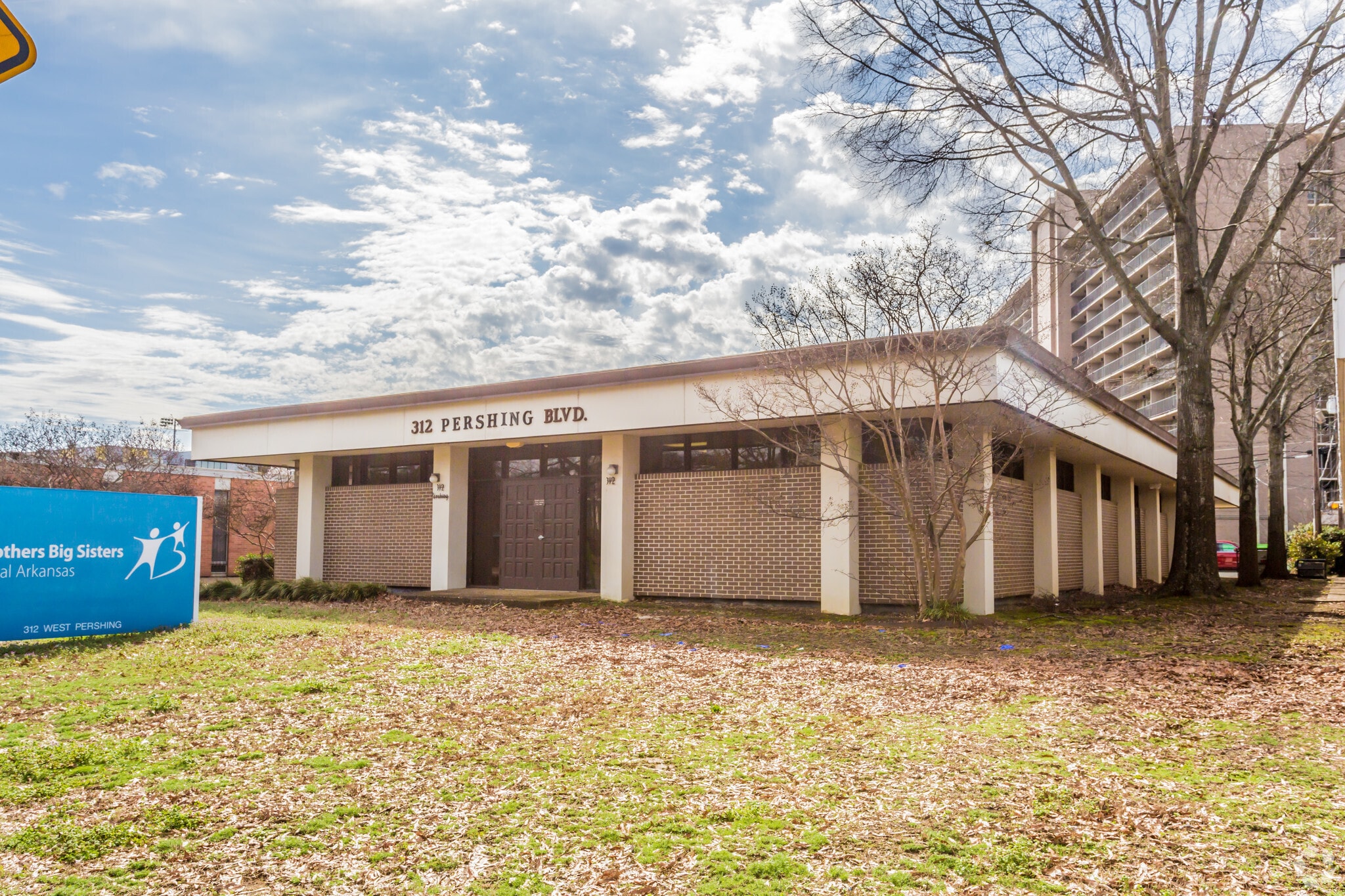 312 W Pershing Blvd, North Little Rock, AR for lease Building Photo- Image 1 of 3