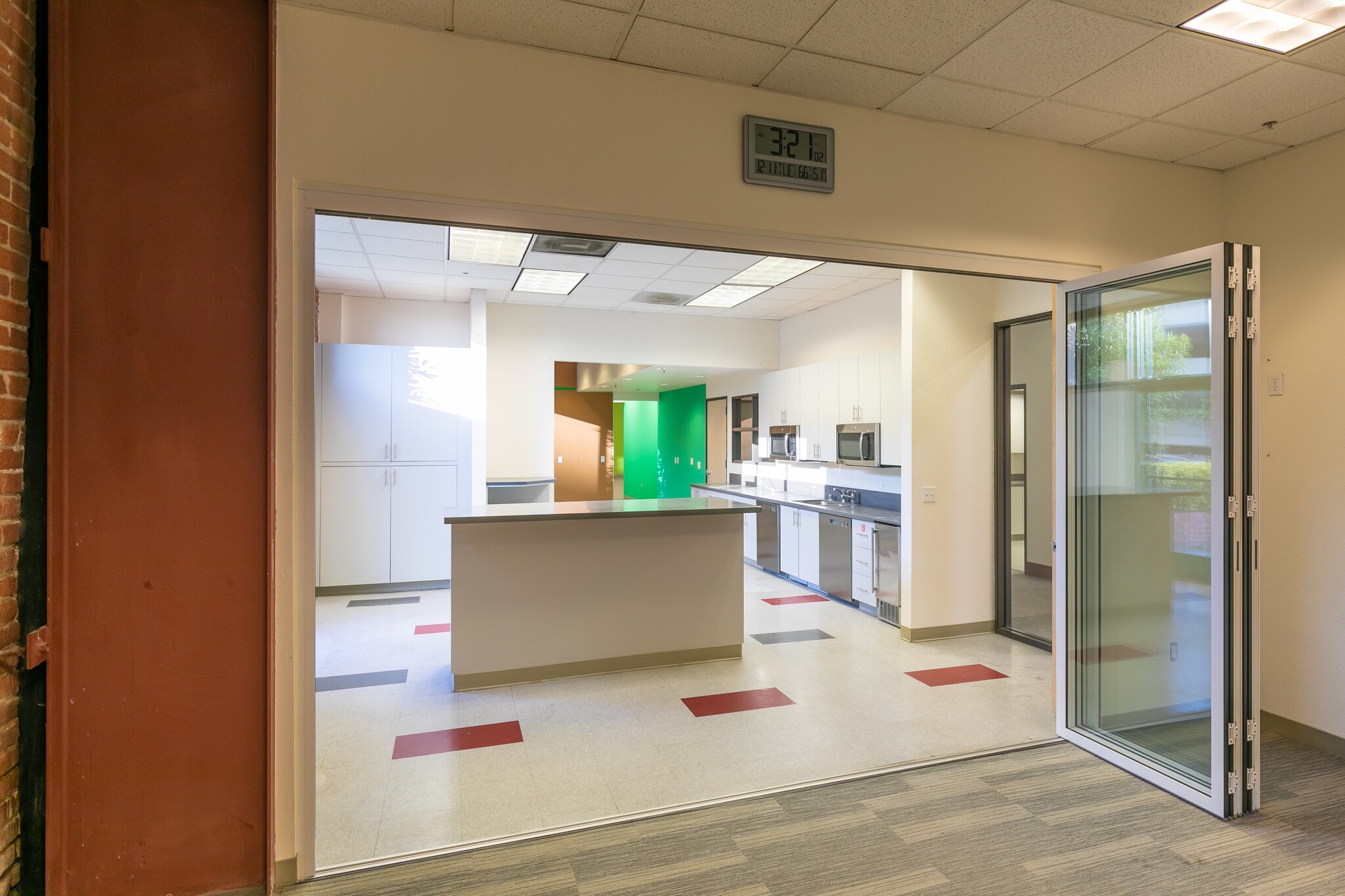 5903-5909 Christie Ave, Emeryville, CA for sale Building Photo- Image 1 of 13