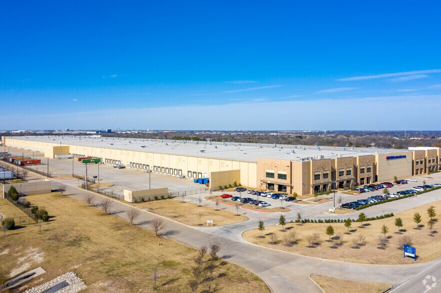 2119 N I-35 E, DeSoto, TX for sale - Building Photo - Image 1 of 1