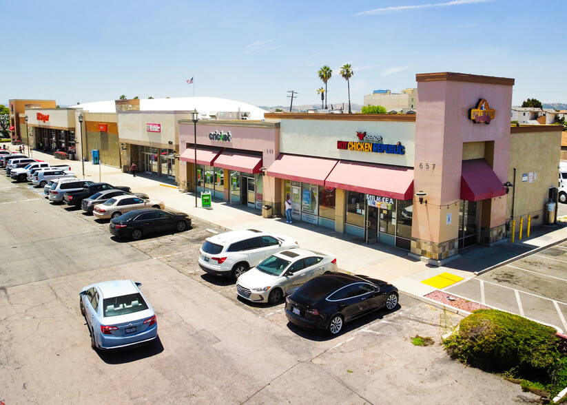 1575 E Holt Ave, Pomona, CA for lease - Building Photo - Image 1 of 5