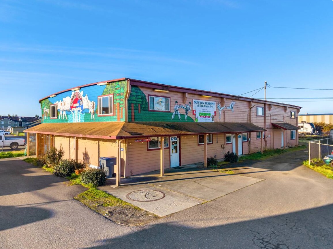 1215 Giuntoli Ln, Arcata, CA for sale Primary Photo- Image 1 of 2