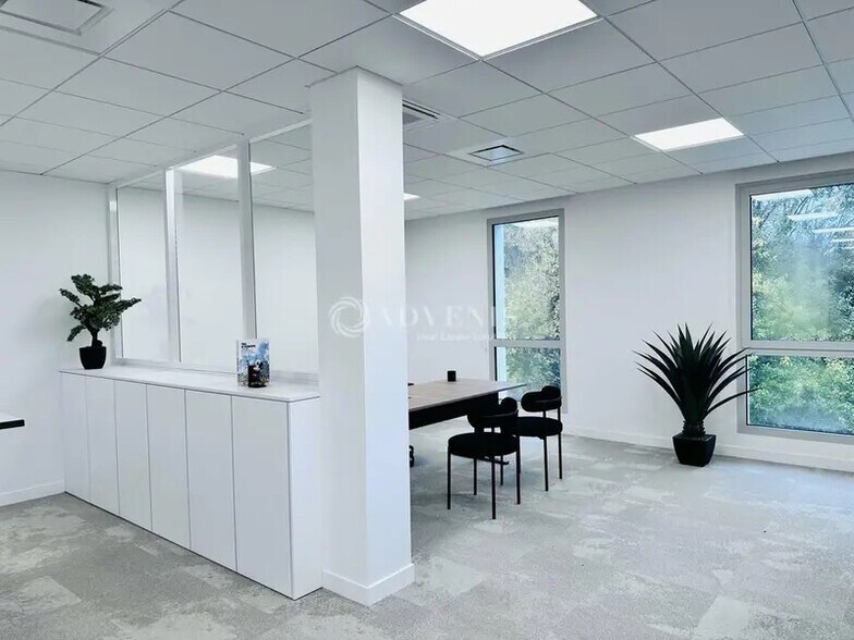Office in Serris for sale - Interior Photo - Image 1 of 8