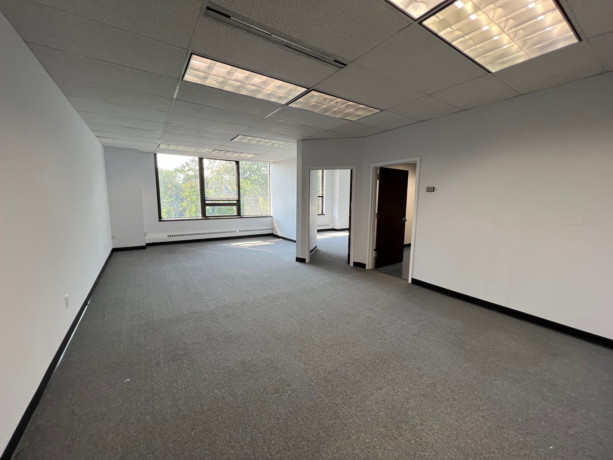 35 E Grassy Sprain Rd, Yonkers, NY for lease Interior Photo- Image 1 of 2