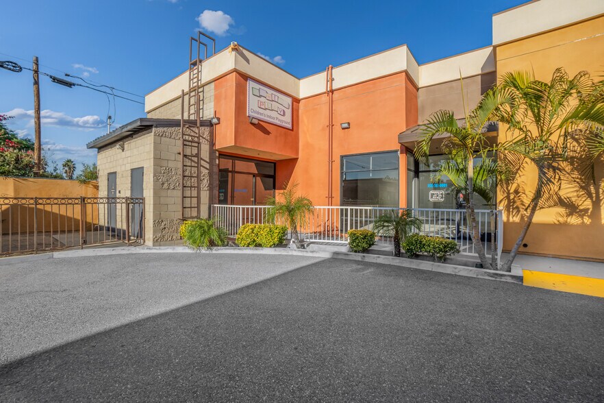 8905 Glenoaks Blvd, Sun Valley, CA for sale - Building Photo - Image 1 of 1