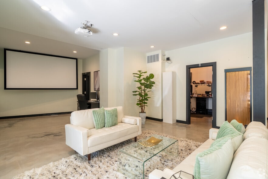 7185 Manchester Rd, Maplewood, MO for lease - Interior Photo - Image 3 of 19