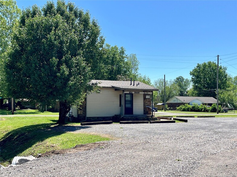 1401 S McQuarrie Ave, Wagoner, OK for sale - Building Photo - Image 3 of 20