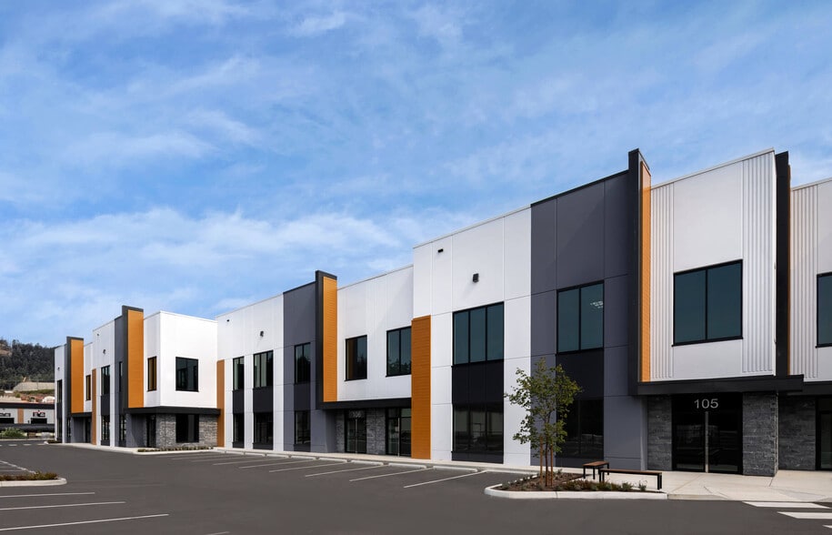 3372 Luxton Rd, Langford, BC for lease - Building Photo - Image 1 of 3