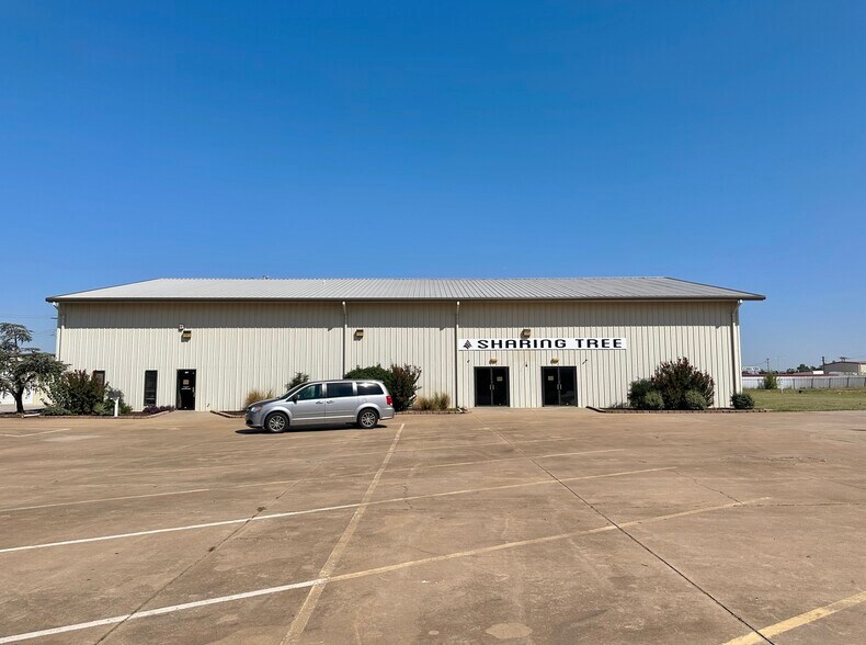 825 NW 24th St, Moore, OK for sale - Building Photo - Image 1 of 1