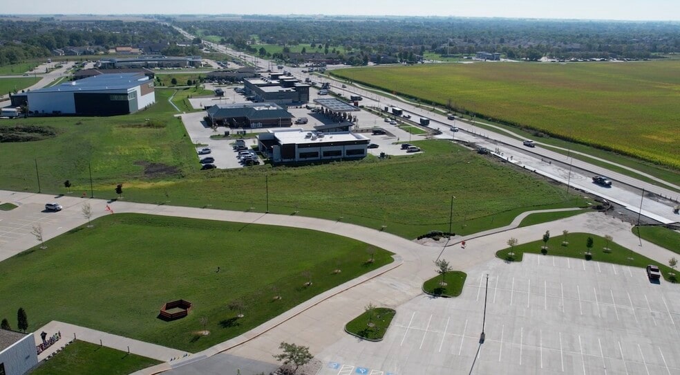 351 NW Autumn Crest Dr, Ankeny, IA for sale - Aerial - Image 2 of 17