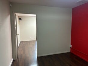 2102-2116 Wilshire Blvd, Santa Monica, CA for lease Interior Photo- Image 1 of 6