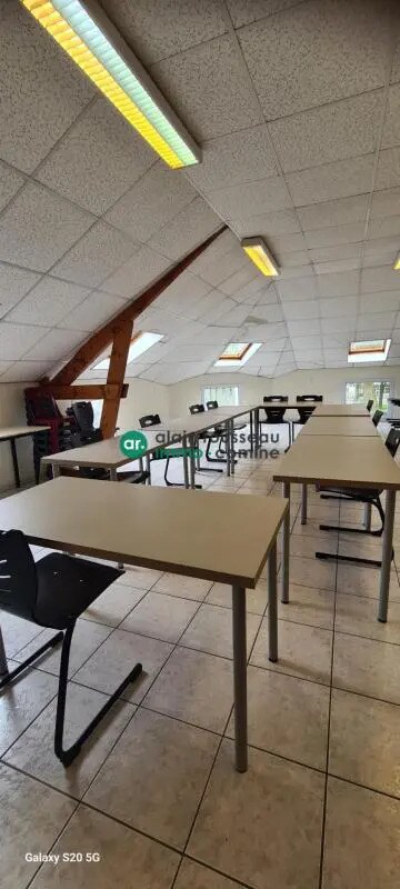 Office in Angers for lease Interior Photo- Image 1 of 3