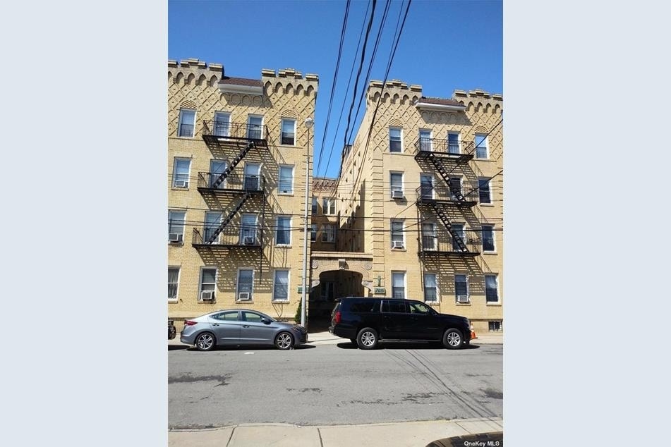 4324 165th St, Flushing, NY for sale Building Photo- Image 1 of 6