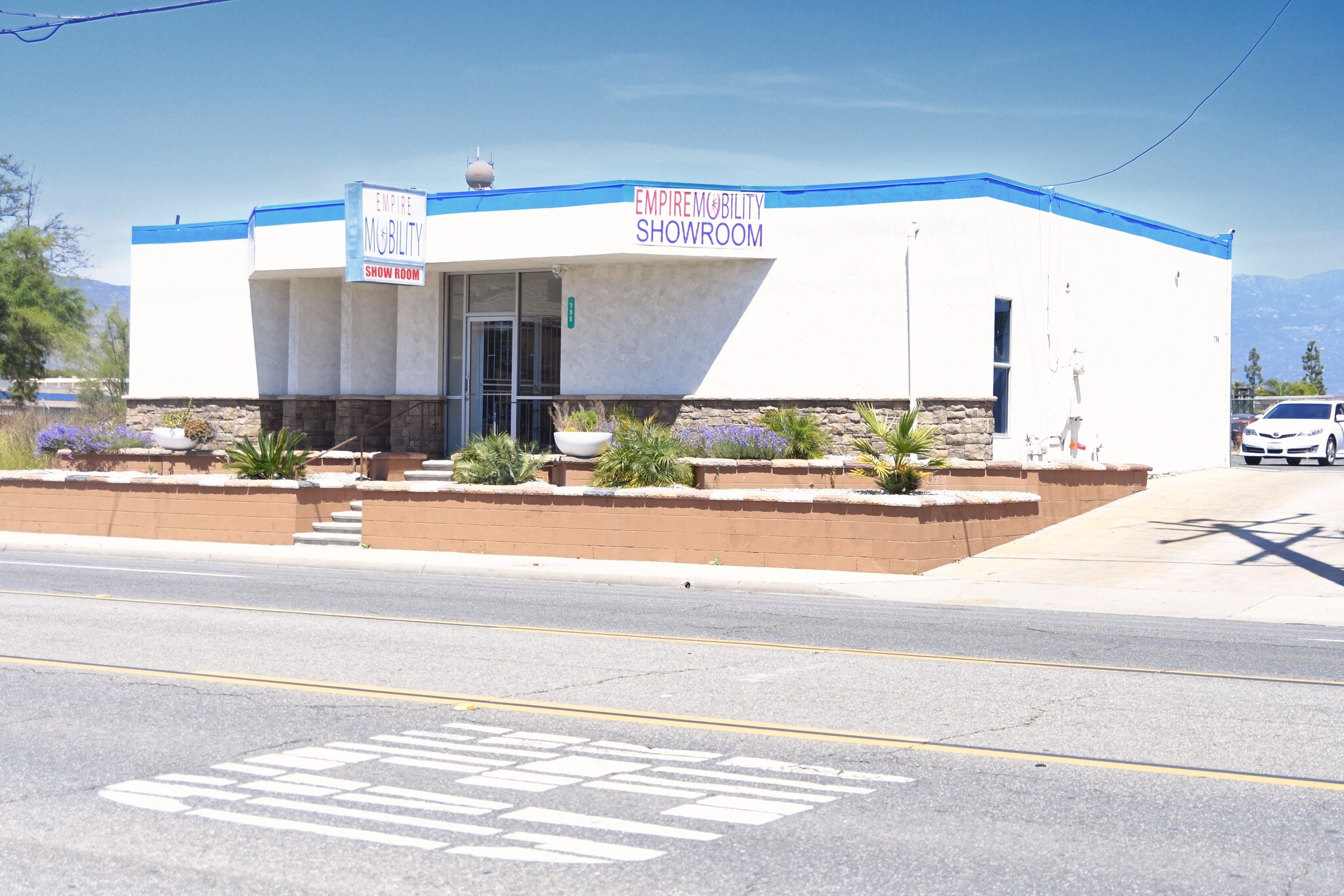 796 N State St, Hemet, CA for lease Building Photo- Image 1 of 28