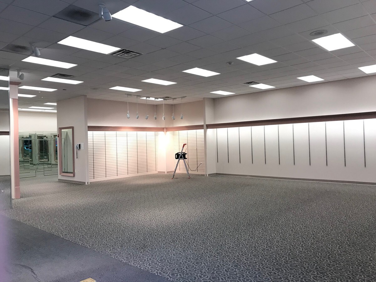 135 N Gates Dr, Bloomington, IN 47404