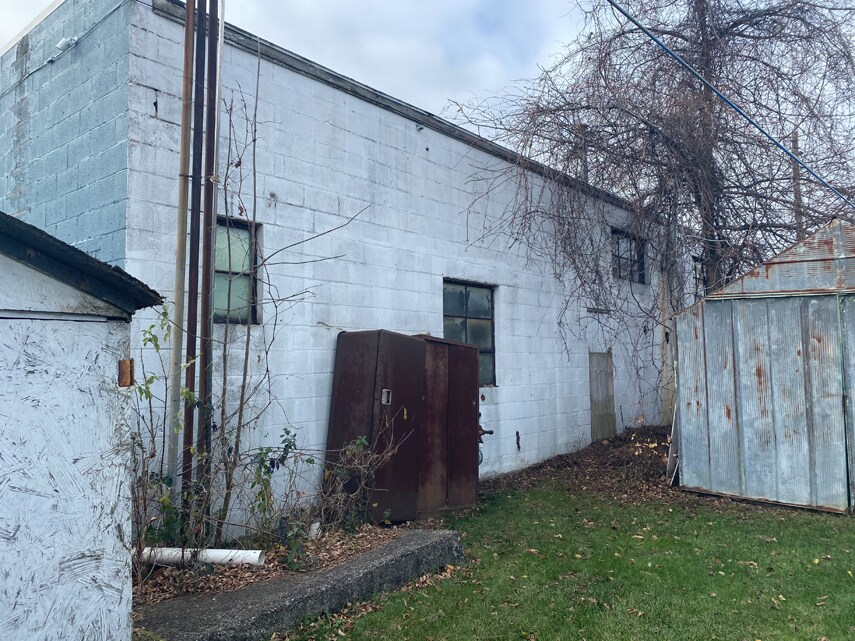 7400 Porter Rd, Niagara Falls, NY 14304